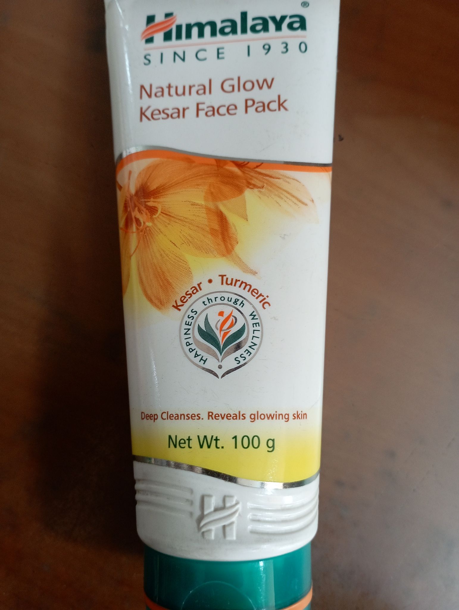 Himalaya natural glow kesar face pack 