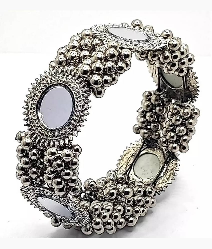 Samridhi DC Silver Cuff ( Pack of 1 )