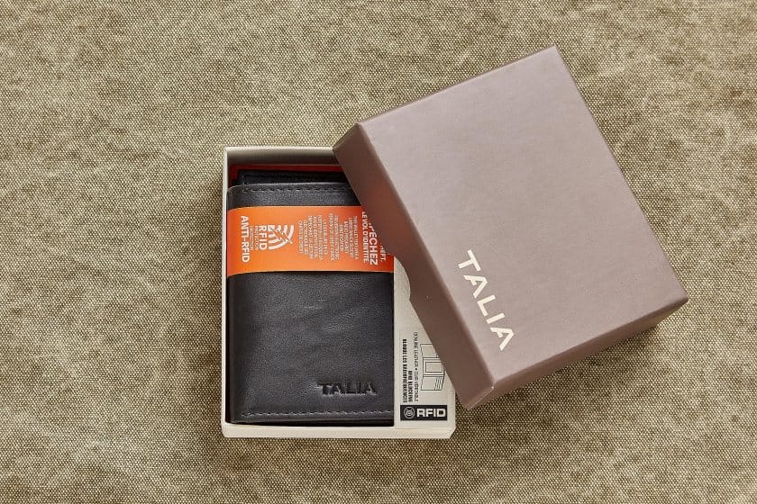 TALIA  Tuscon RFID Trifold with Center ID