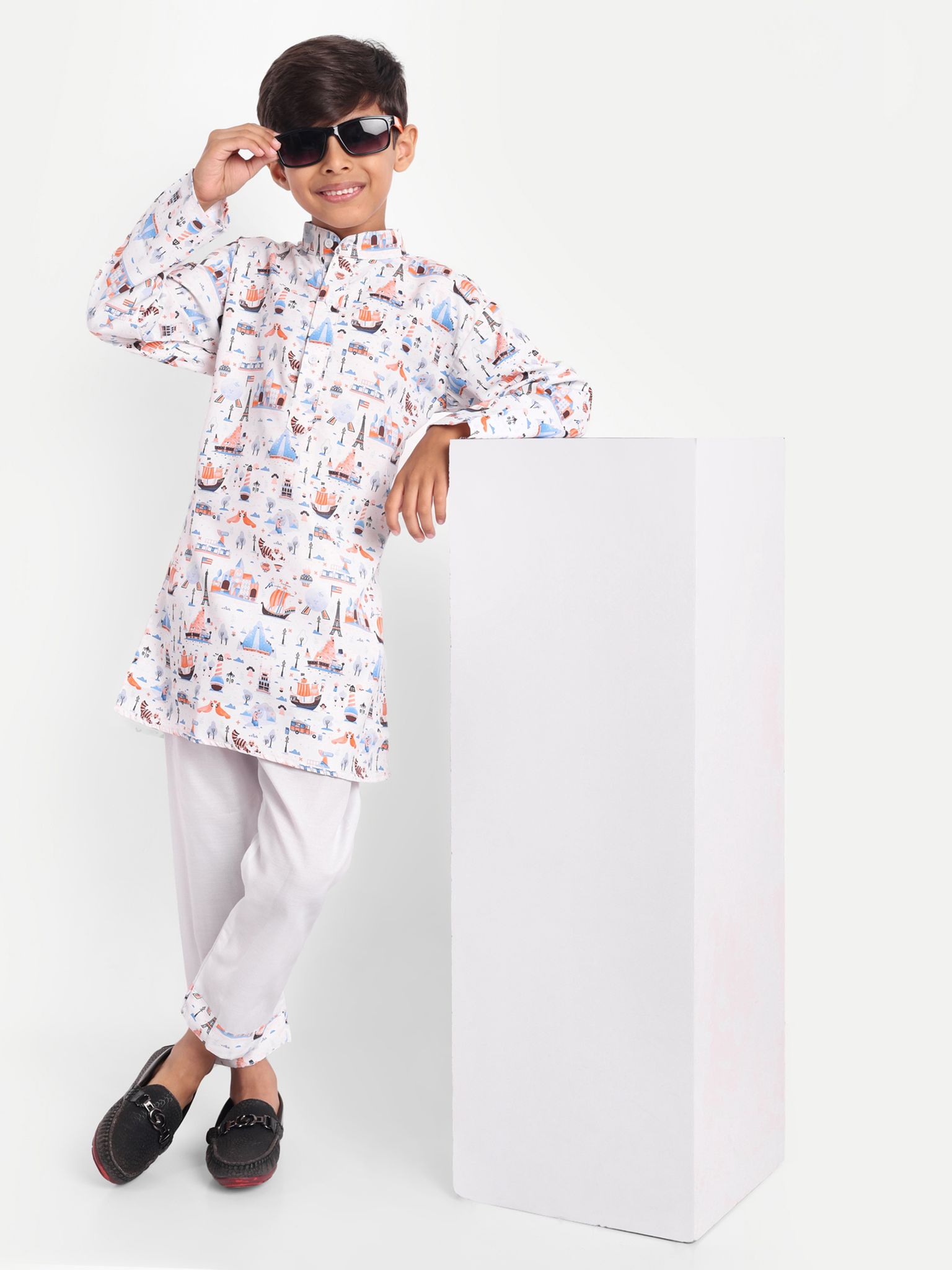 Kurta Pyjama Set _ Multicolor