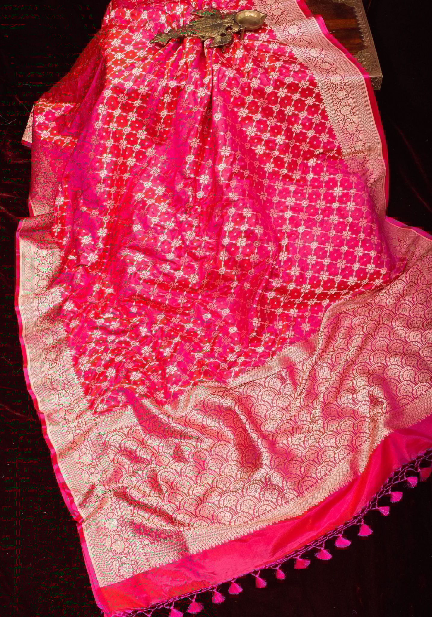 Reddish Pink dual tone Shot Banarasi Katan Silk Saree with Intricate zari jaal | SILK MARK CERTIFIED