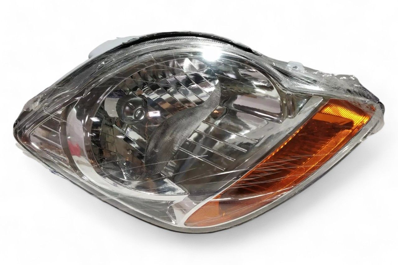 Lumax Head Lamp - RH AV958198