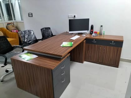 Particle Board Wooden L Shape Office Executive Table, Brown, Size: 1800X900X750, With Storage