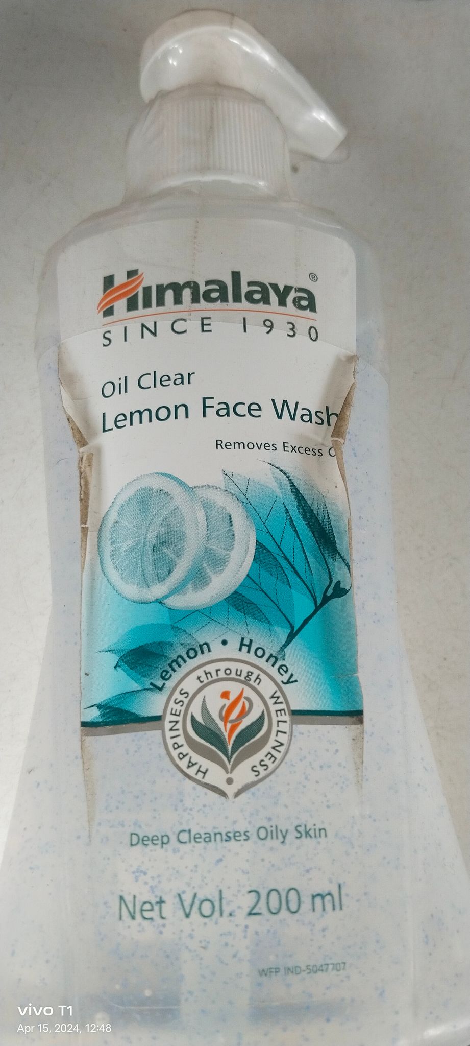 Himalaya Oil clear Lemon face wash, Lemon Honey 