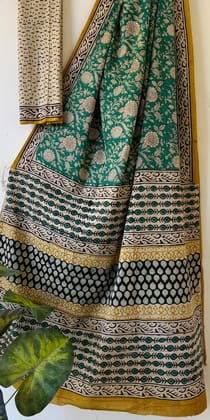 Hand block printed cotton mul saree with blouse.....Size 6.5 with blouseNatural dye n colourPure cotton (92*80)Pure hand ( without skrin chemical),