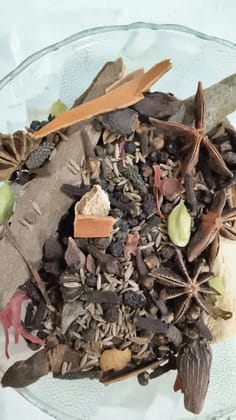 Mix whole garam masala