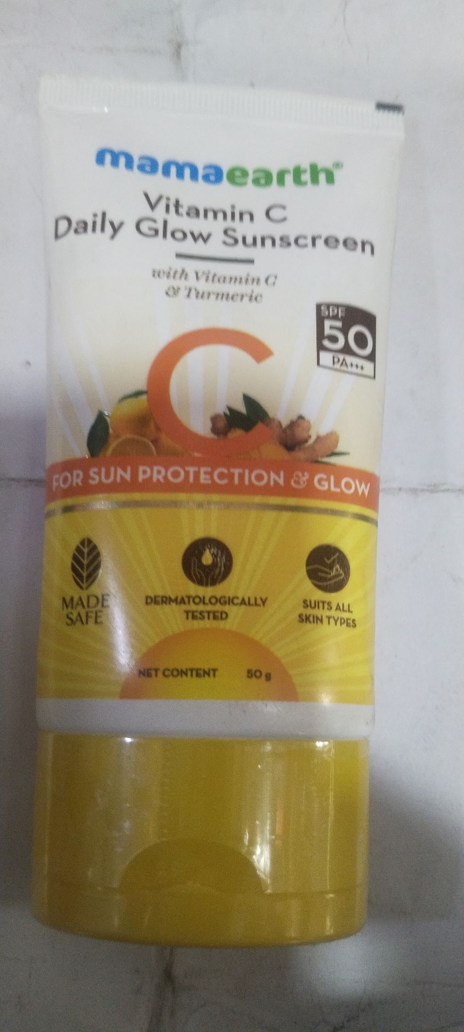 Mamaearth Vitamin c Daily glow sunscreen With vitamin c & turmeric 