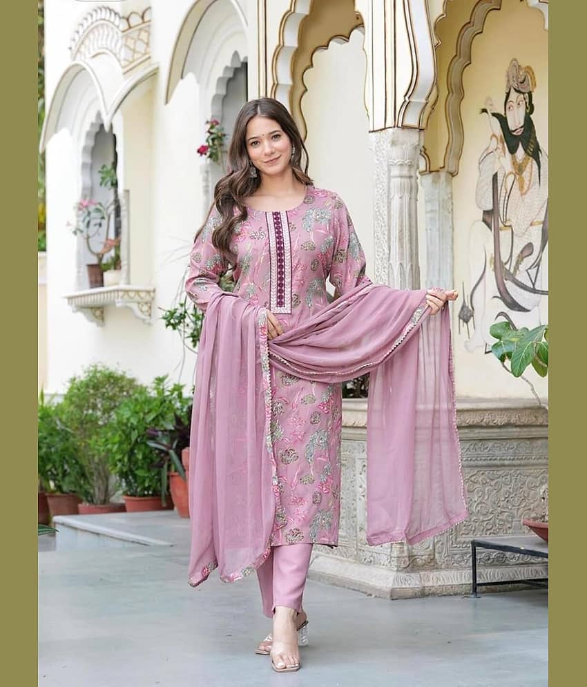 YAGNIK FASHION Women Rayon Printed Straight Kurti With Pants ( Peach )