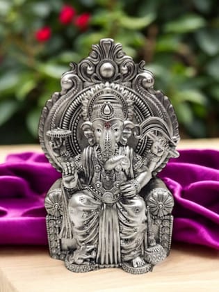 Pure Silver Lalbaugcha Raja Ganesha Idol-1.5 inch / 27 gm