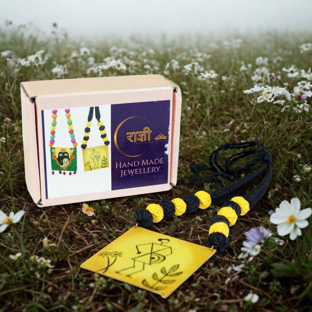 Hand Made Jewellery [9X9X7.5cm]