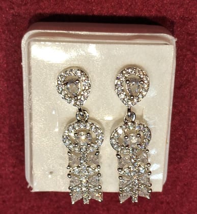 EARING AD EARING AD