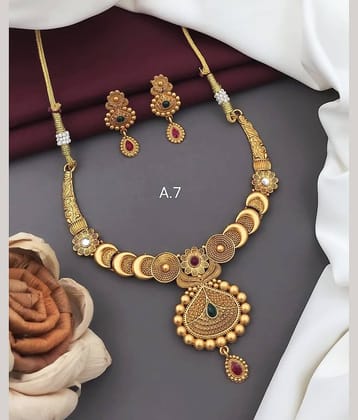 Shivay Fashion Golden Alloy Necklace Set ( Pack of 1 )