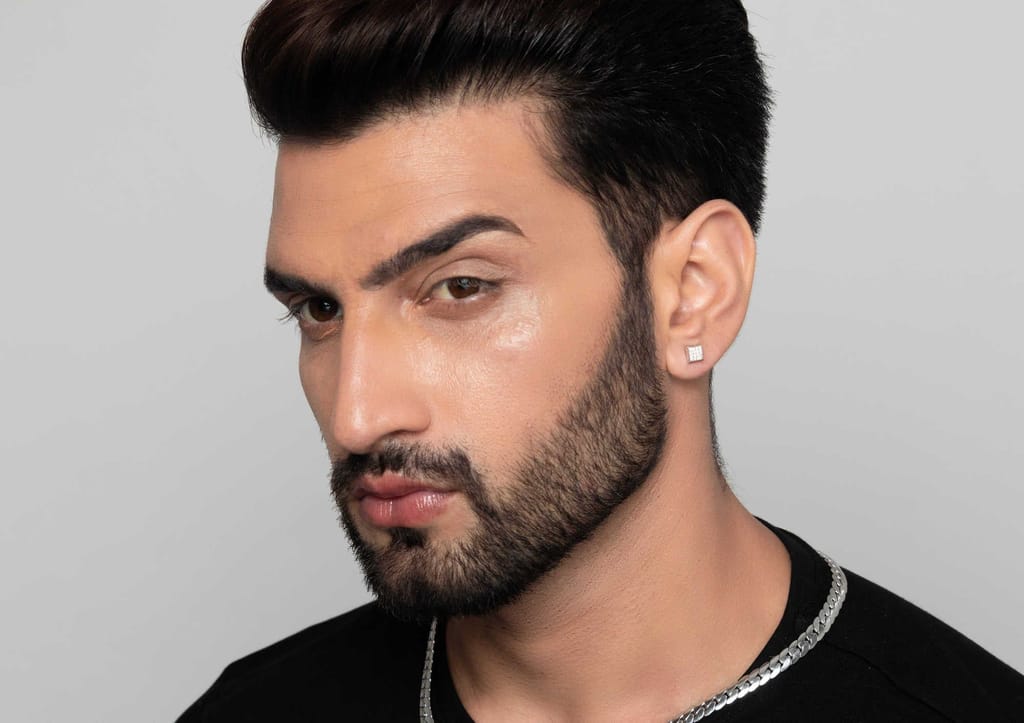 Radiant Kite Shaped Ear Stud For Men (1 Pc Only)