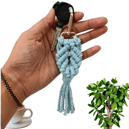 Tailored Knots Shell Keychain SKC08