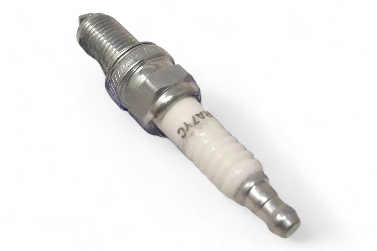 Champion Spark Plug AV996453
