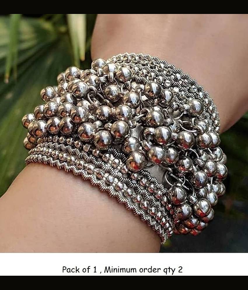 Samridhi DC Silver Bangle ( Pack of 1 )