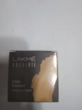 Lakme Absolute Crème Concealer Enriched with vitamin e sand 