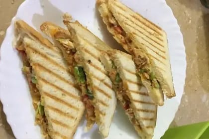 Veg Grilled Sandwich [2 Pieces]