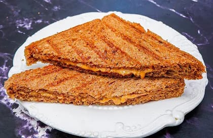 Brown Bread With Peanut Butter
