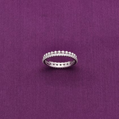 An Epitome of Love Silver Band Silver Ring-White Stone / Silver / US 5 (15.6 mm Diameter)
