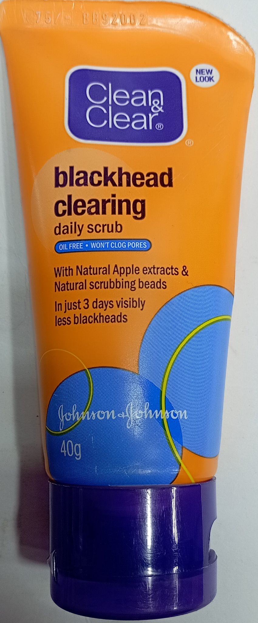 Clean & Clear blackhead clearing daily scrub 40g