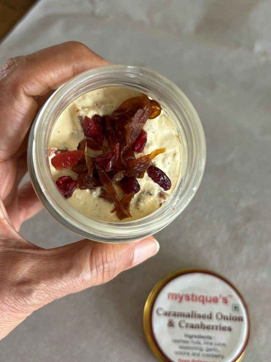 Kadhali Caramelised Onion & Cranberry Vegan Cheese (150g) | Cashew Base | Party Snacks & Salads