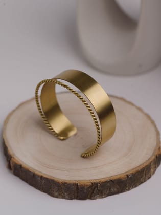 Plainly Twist Adjustable Brass Bracelet (Anti Tarnish)
