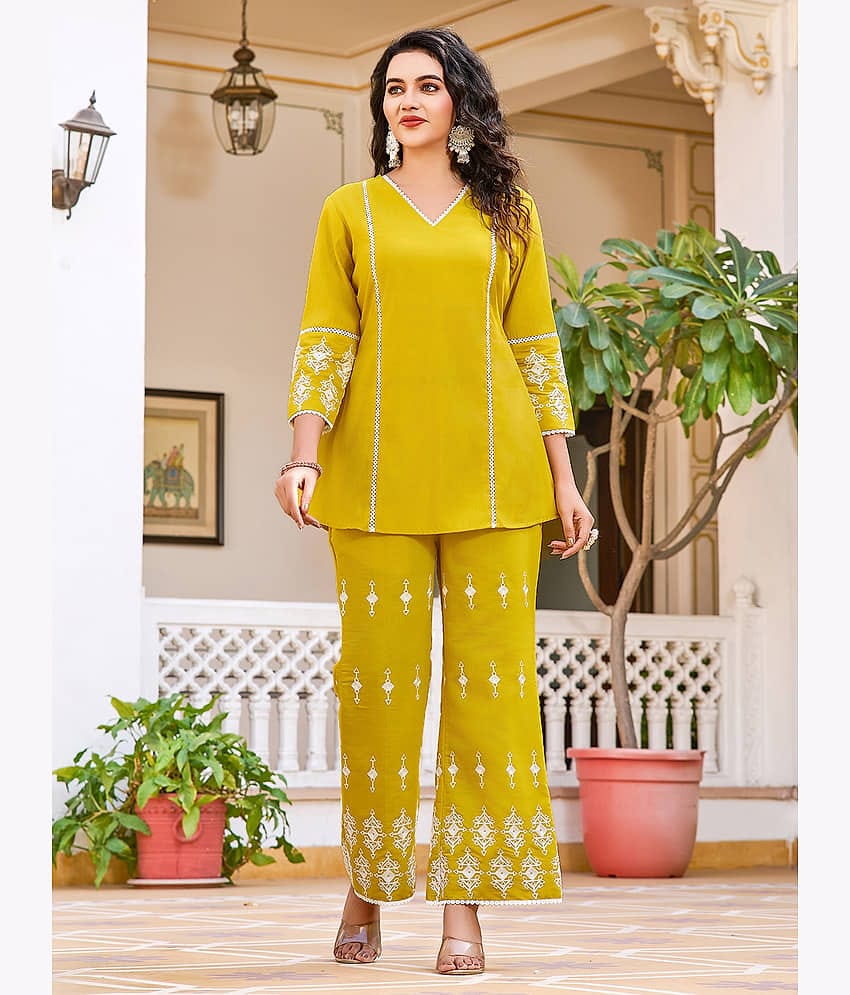 VIBE VISION Women Embroidered Tunic With Palazzos Co-Ord Set ( Mustard )