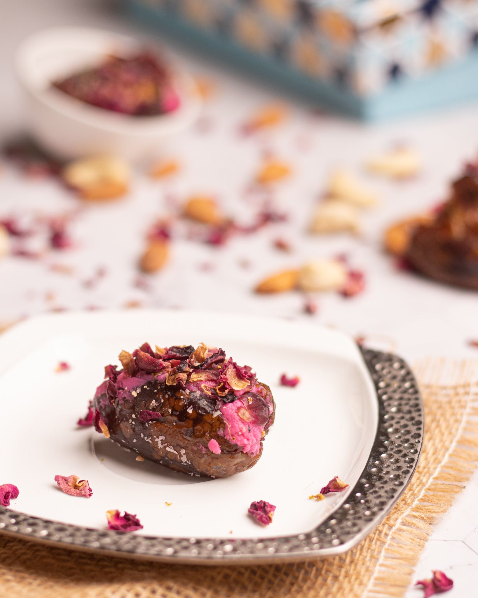 Gulkand Flavoured Dates-16