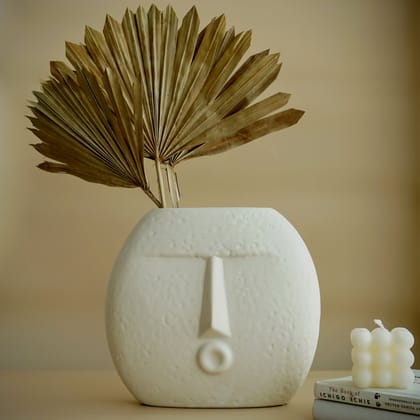 Pout it Out Statement Vase