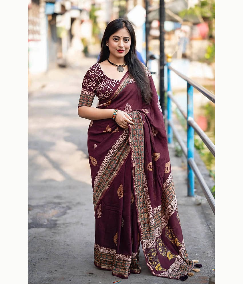 Bhuwal Fashion Linen Printed Banarasi saree With Unstitched Blouse Piece ( Maroon )