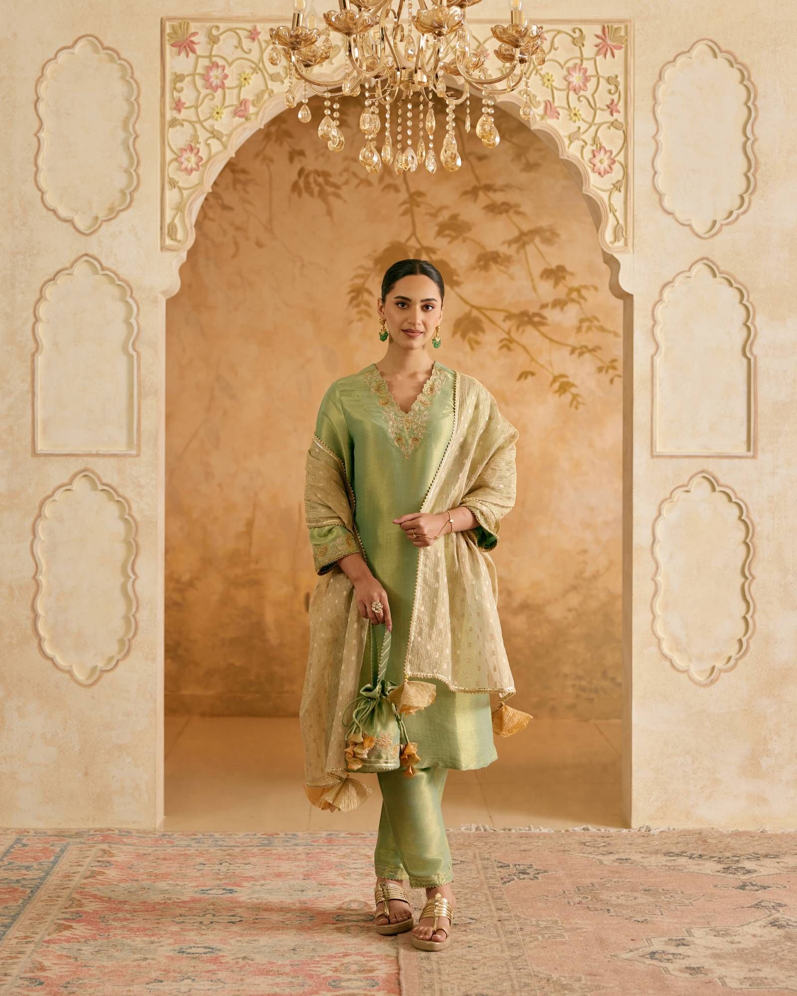 Aqua Rose Dupatta-One Size / Gold