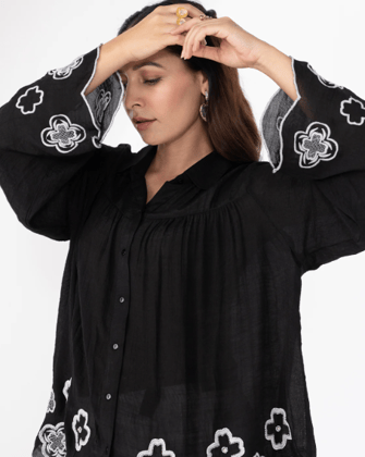 BLACK SPIREA SHIRT