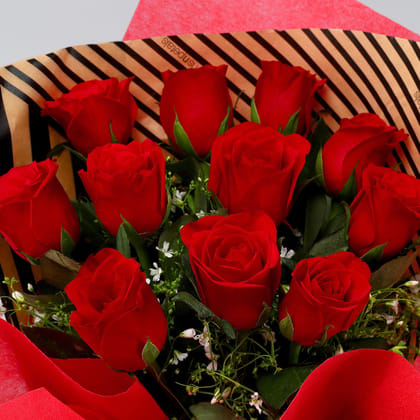 10 Romantic Red Roses Bouquet For Valentine's Day Gift