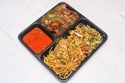 Noodles With Chicken Manchurian