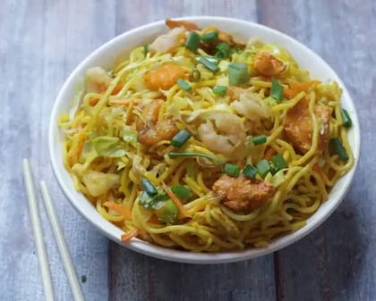 Chicken Singapore Noodles Hakka