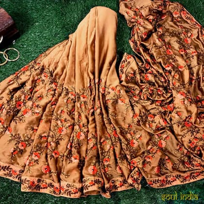Floral Zari Work Silk Saree With Banarasi Blouse
