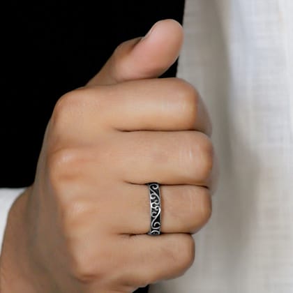 Vintage Flora Band for Men in 925 Sterling Silver and Black Enamel-9.5