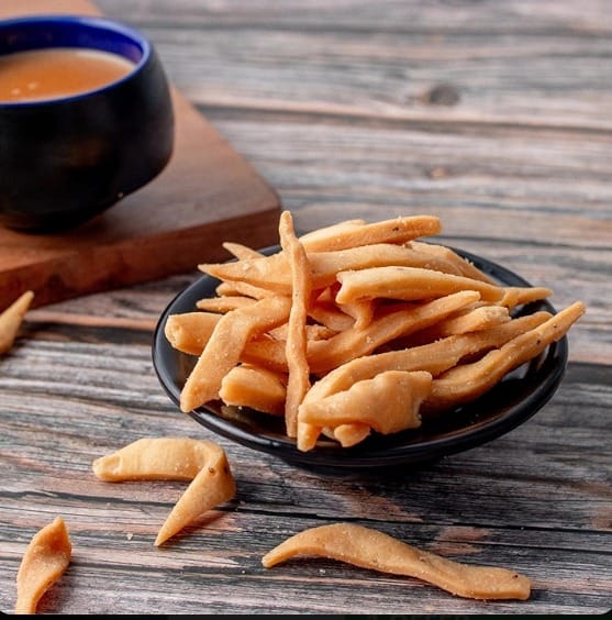 Atta Namakpara 400 G