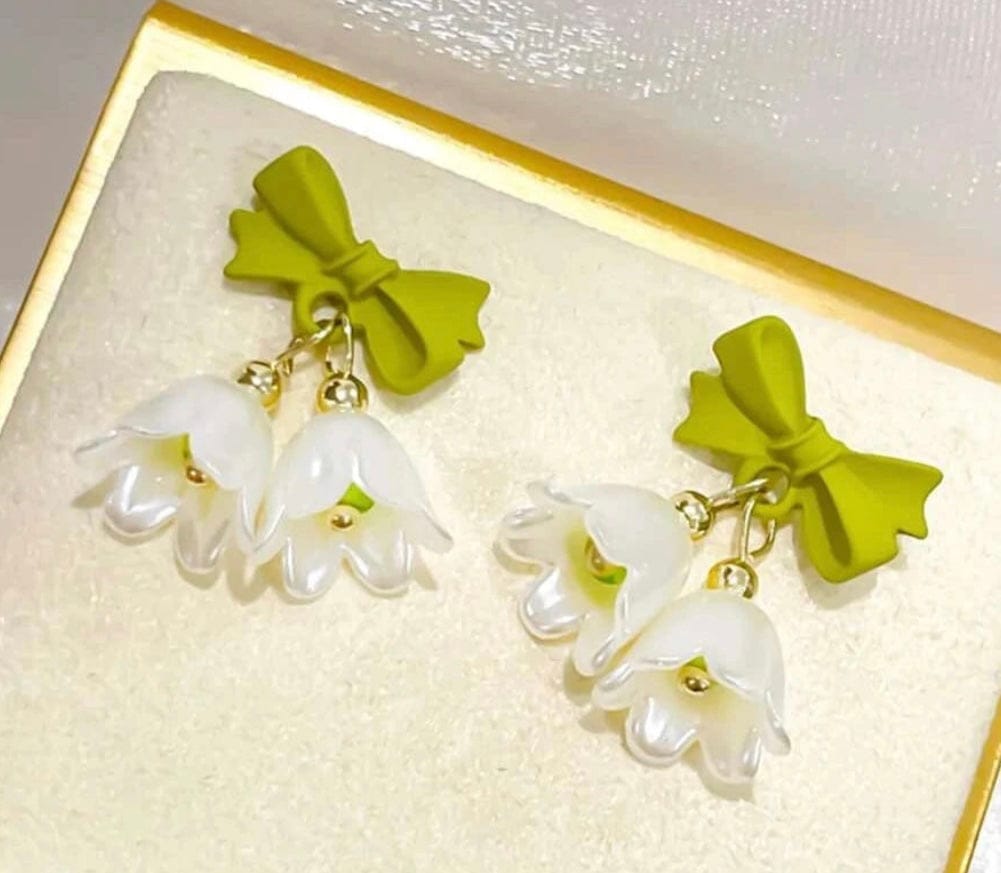 White Bloom Earrings