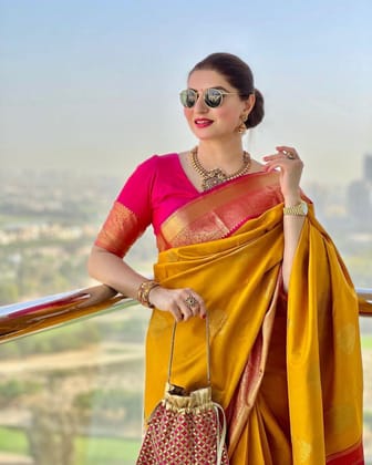Zari Work Silk Saree With Blouse Piece