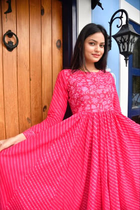 Pink Lehariya Anarkali Kurta: Rajasthani Charm Pink Lehariya Anarkali Kurta: Rajasthani Charm