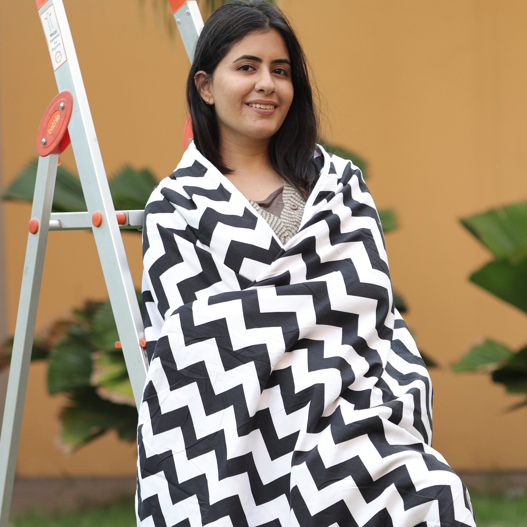 Black Modern Zig Zag Microfiber Single Bed AC Dohar-Single / Black and White / NT1112