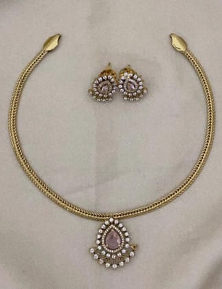 Elegant Golden Necklace and Earring Set