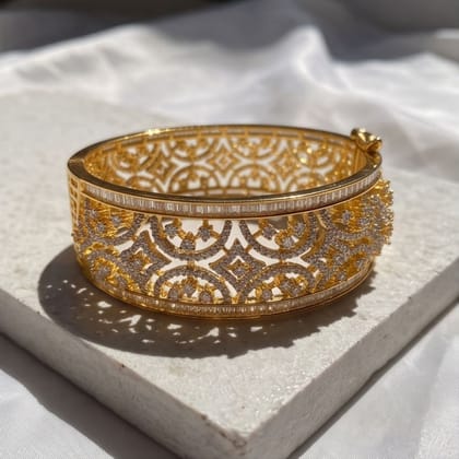 Golden Spark Bracelet
