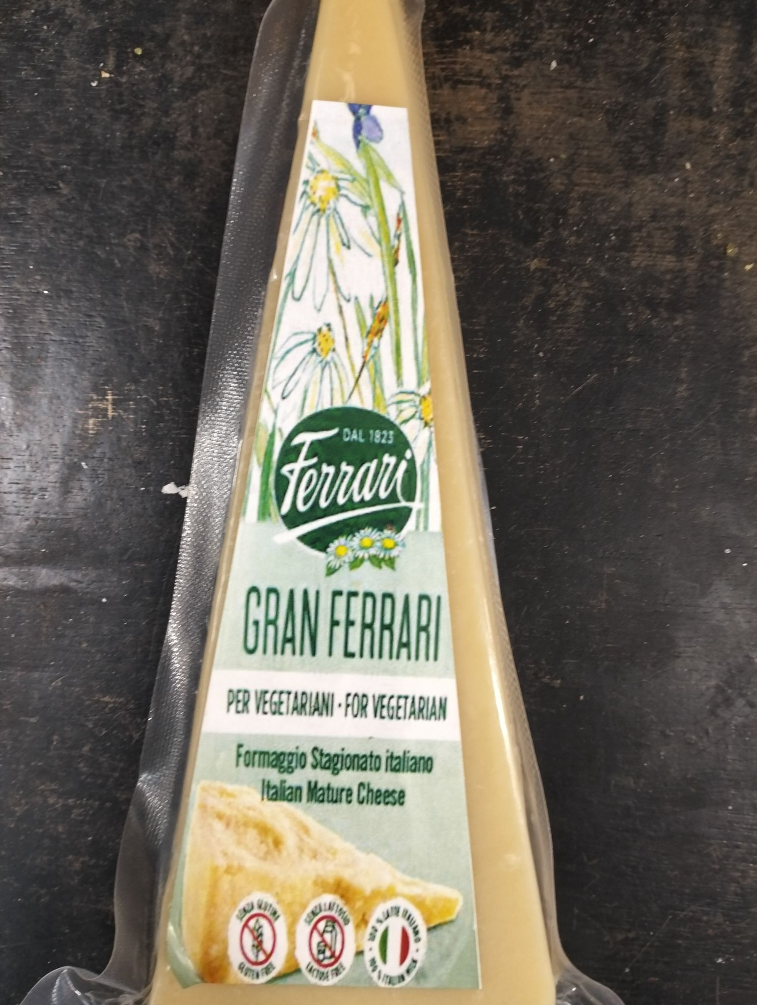Ferrari Gran ferrari Per vegetariani for vegetarian Formaggio stagionato italiano 