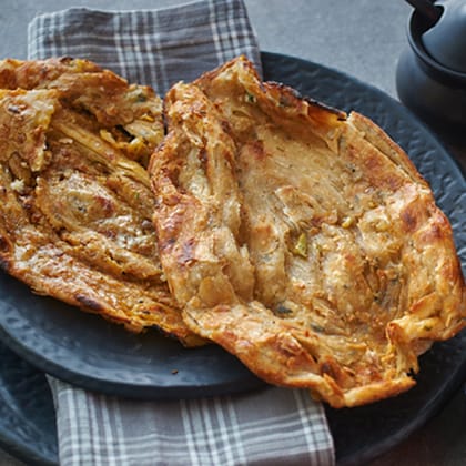 Chur Chur Aloo Naan
