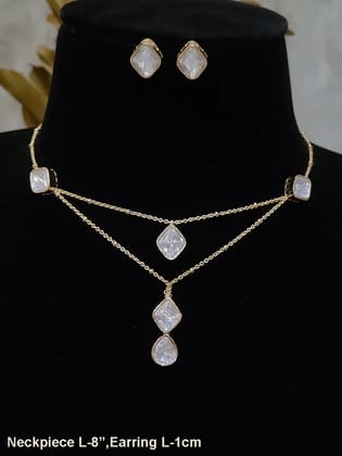 Five kundan tukdies in two layer sleek chain set