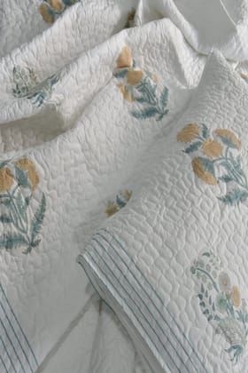Yellow Poppy Quilted Bedcover : Simple & Modern Yellow Poppy Quilted Bedcover : Simple & Modern