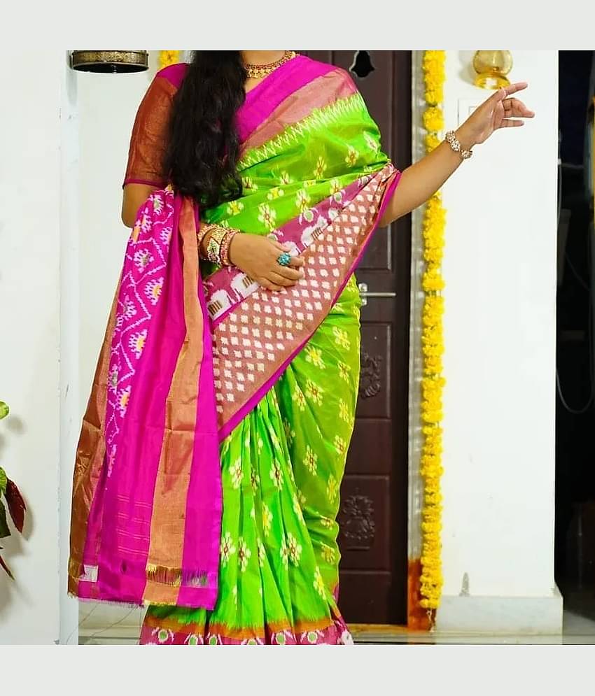 Vkaran Cotton Silk Printed Saree With Unstitched Blouse Piece ( Peach )